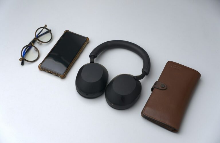 Top 10 Must-Have Travel Accessories for Every Adventurer